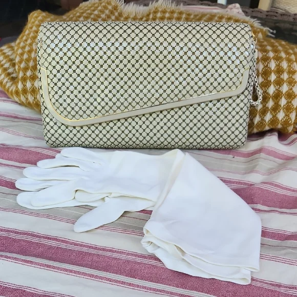 Metal Mesh Cream Clutch Purse handbag with gloves Vintage - Picture 1 of 7